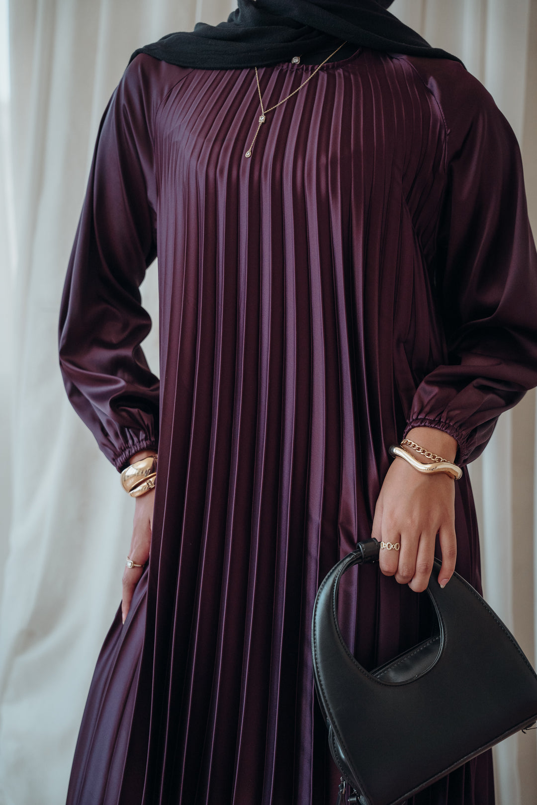 Fully pleated satin dress C0166