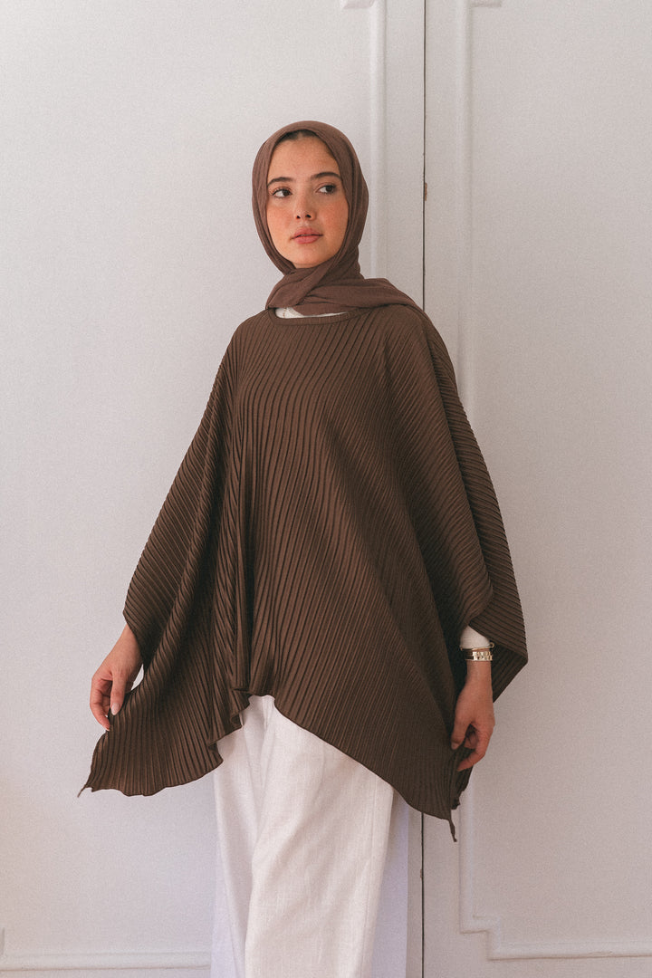 Pleated poncho c0553