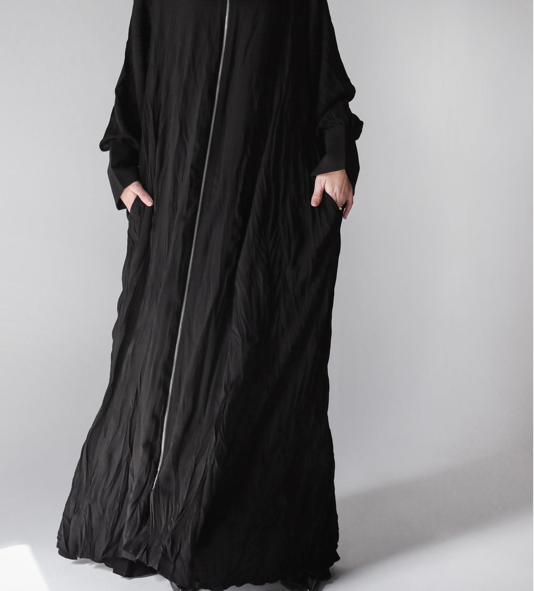 Crushed Zipped Abaya C0505