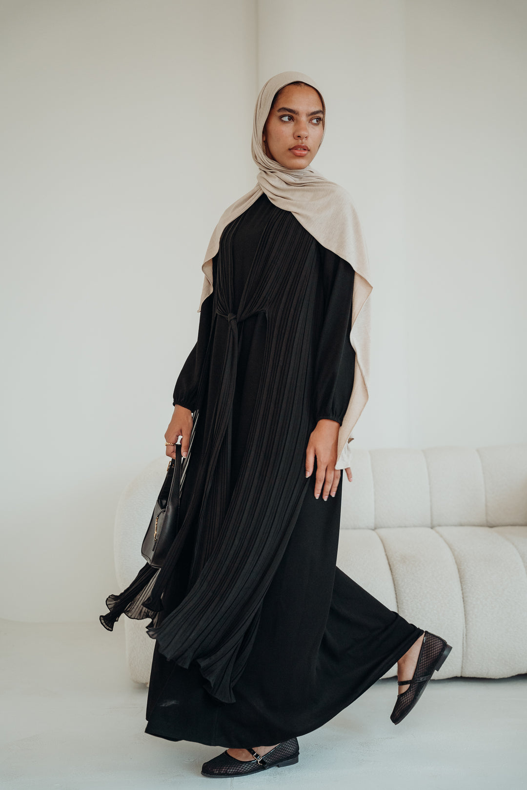 Pleated Knot Abaya C0425