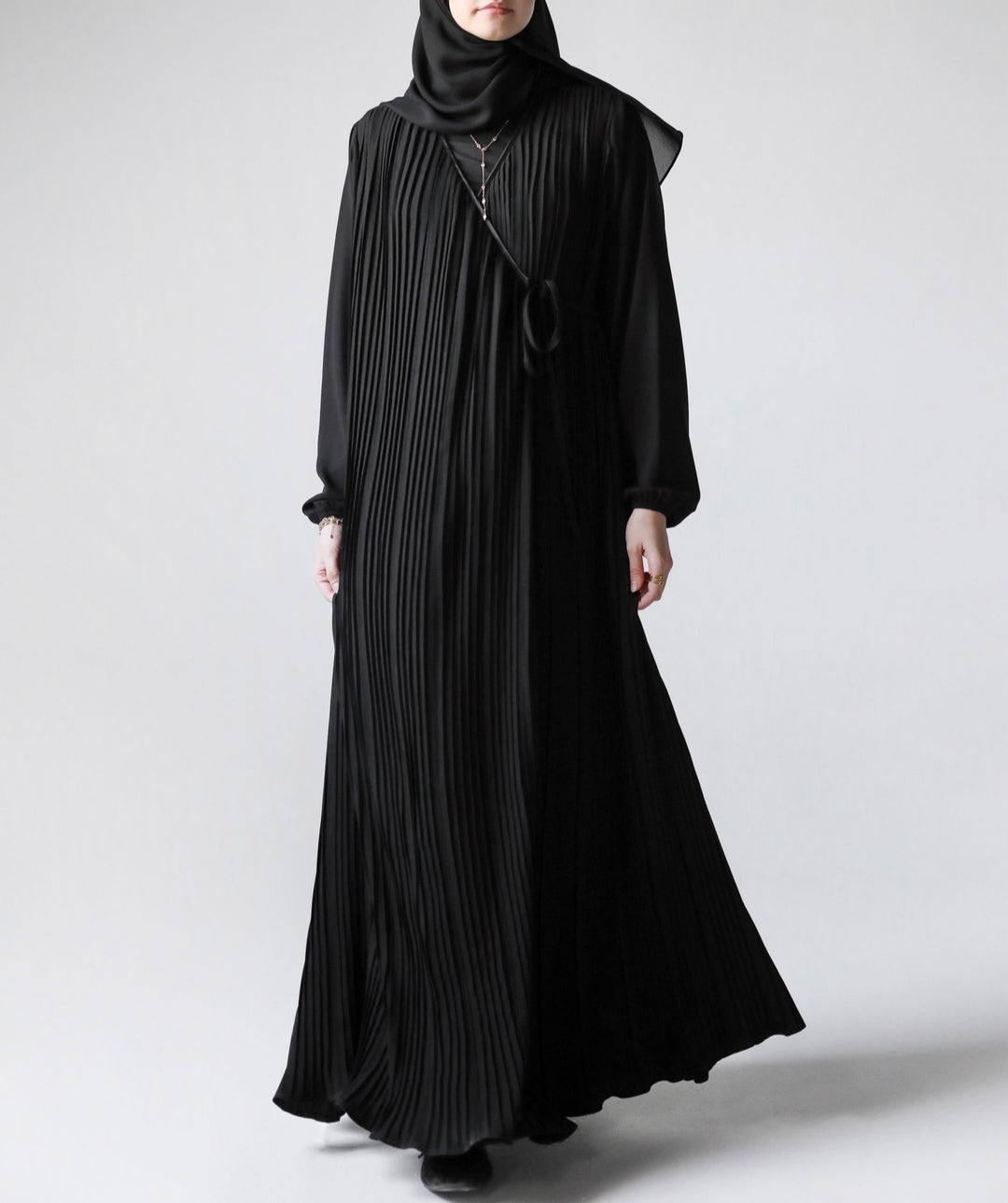 Pleated Crisscross abaya