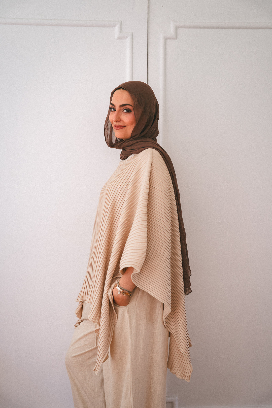 Pleated poncho c0553