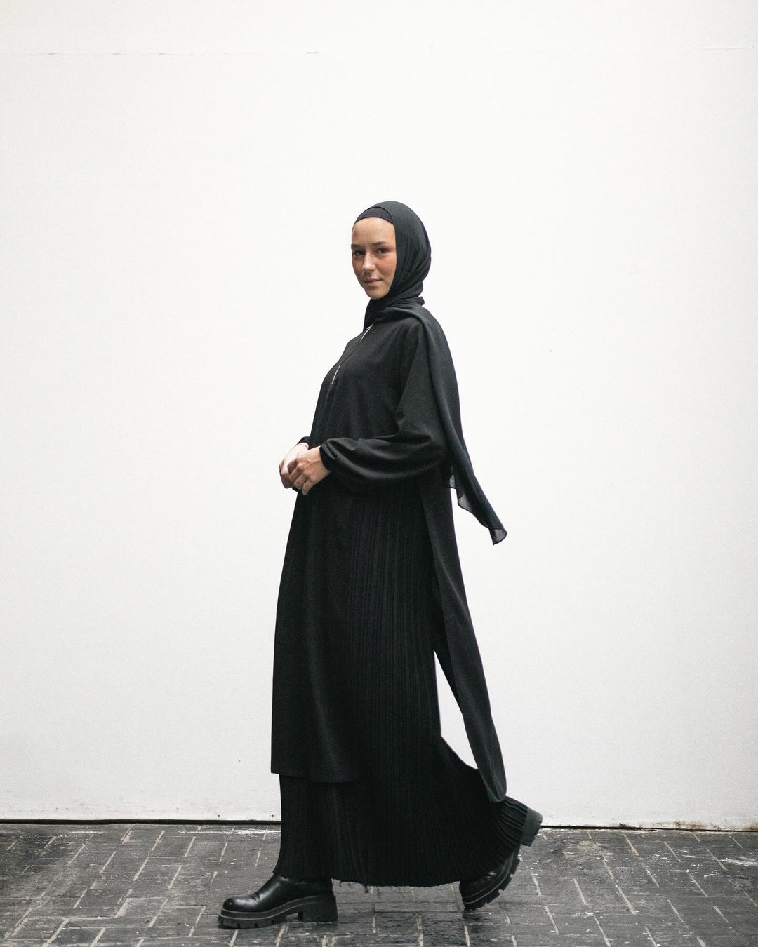 One piece pleated abaya C0219