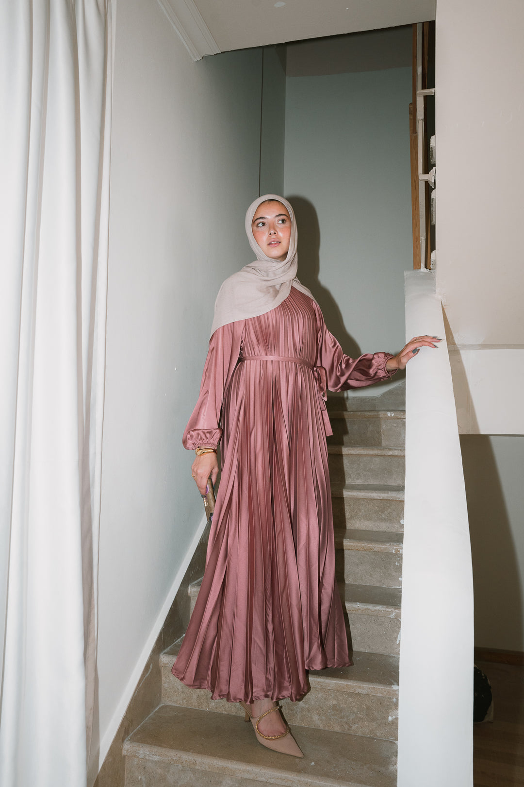 Fully pleated satin dress C0166