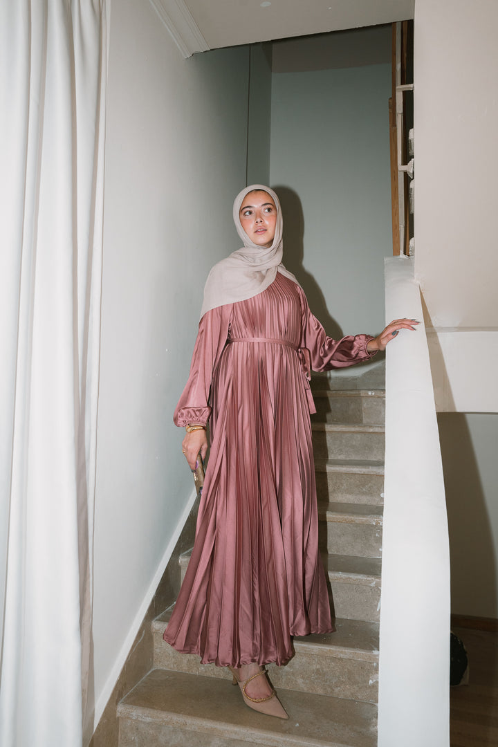 Fully pleated satin dress C0166
