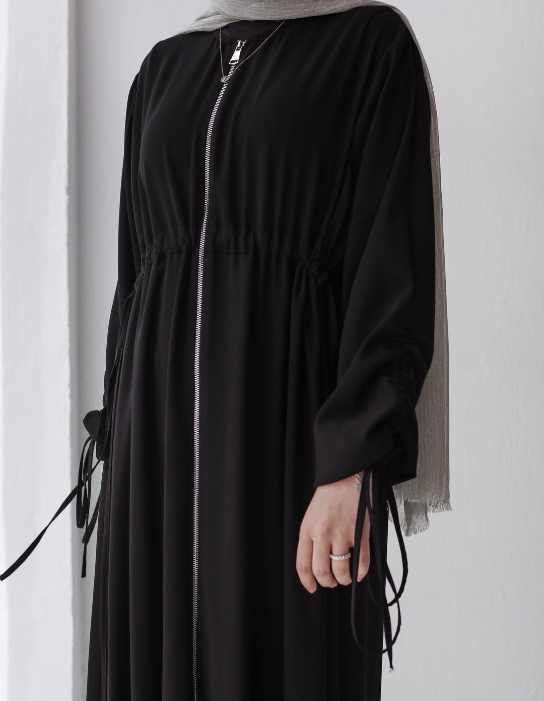 Zipped gathered Abaya C0541