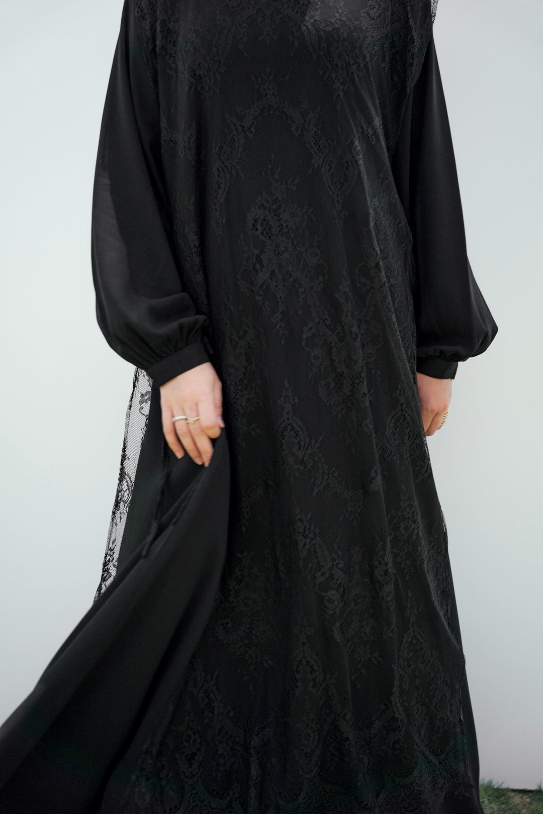 Lace Sleeveless Cape c0539