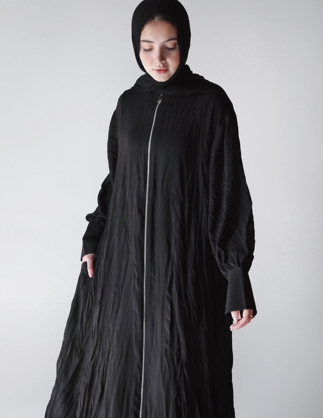 Crushed Zipped Abaya C0505