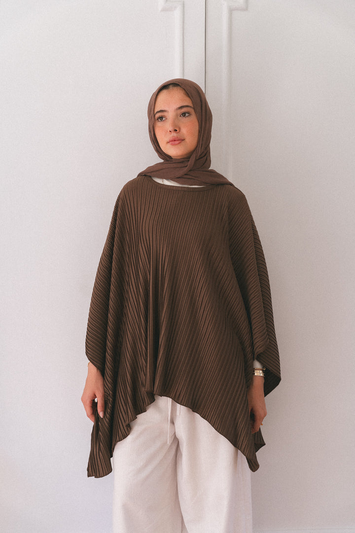 Pleated poncho c0553