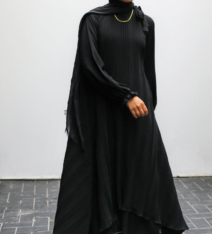 Asymmetrical pleated dress C0178