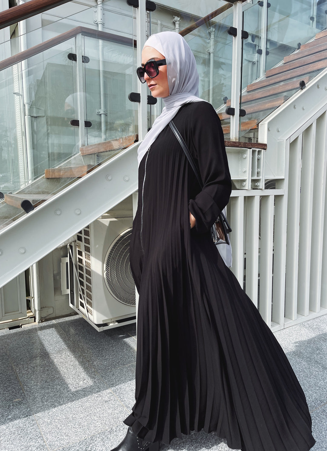 Fully pleated abaya C0108